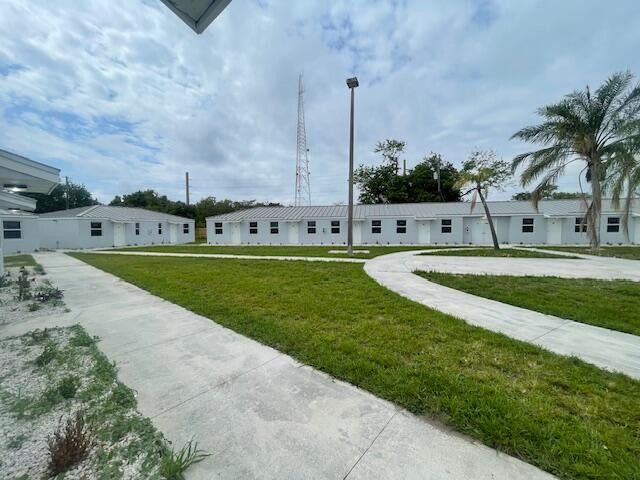 4393 Windsor Avenue - 5